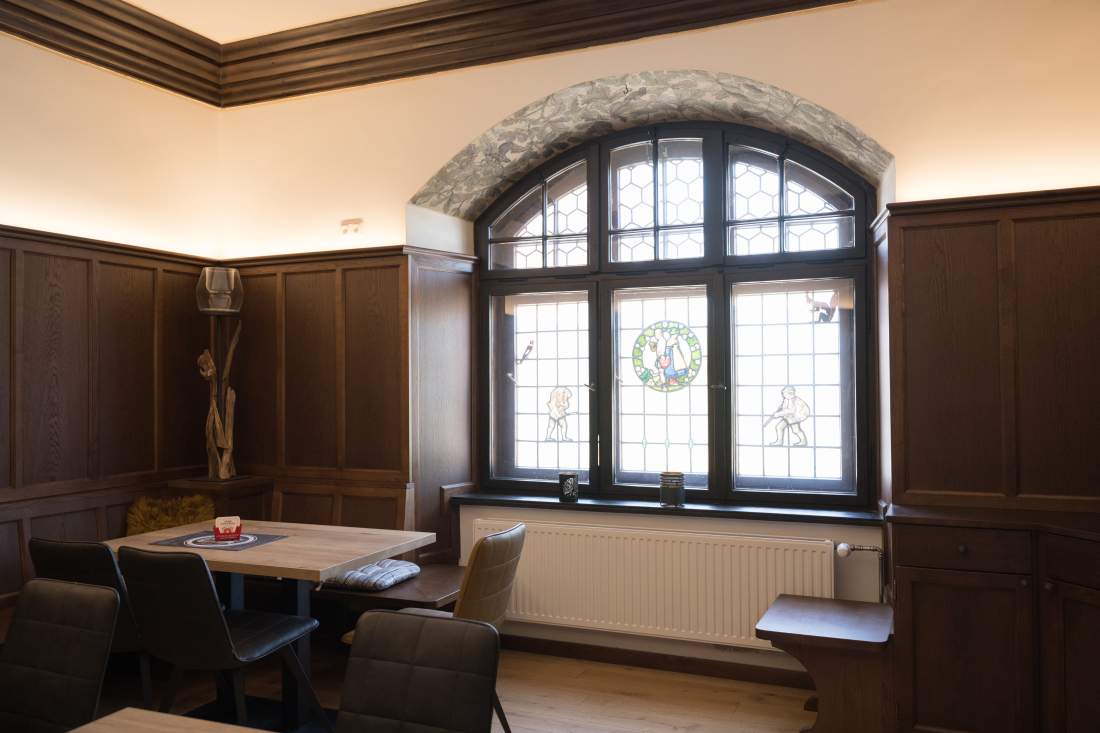 Glasfenster in Jonnys Hinterzimmer